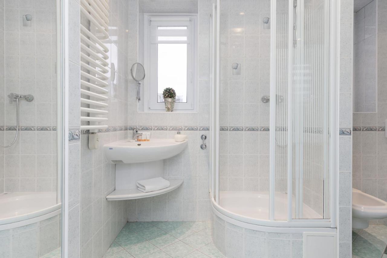 Family Apartment Bogatynska Bemowo By Noclegi Renters Warsaw Ngoại thất bức ảnh